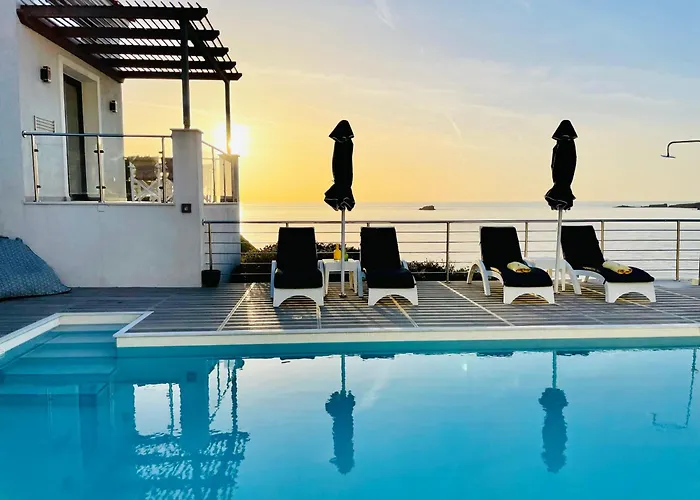 Eleia Seafront Rooms & Villas